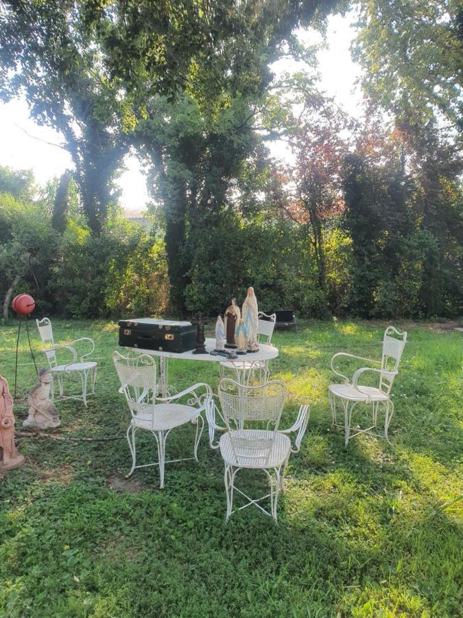 Manoir En Crau Hotel Arles Ngoại thất bức ảnh