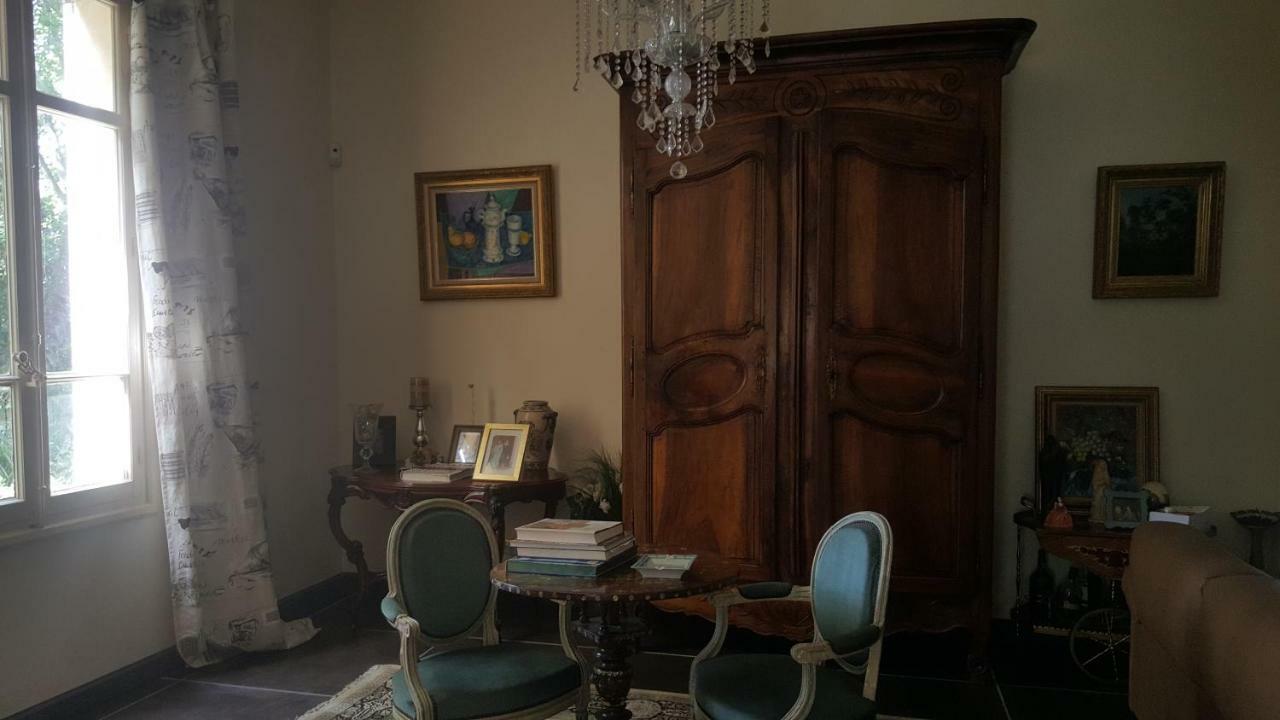 Manoir En Crau Hotel Arles Ngoại thất bức ảnh